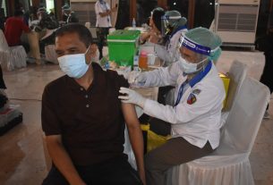 Tim Vaksinator RSAU dr. Siswanto Lanud Adi Soemarmo Diterjunkan Bantu Serbuan Vaksinasi di Solo
