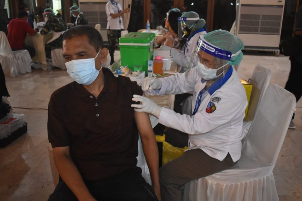 Tim Vaksinator RSAU dr. Siswanto Lanud Adi Soemarmo Diterjunkan Bantu Serbuan Vaksinasi di Solo