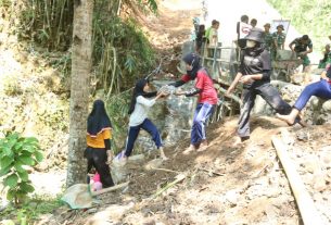 IPSI Cempaka Putih Kebutuhjurang Membantu Satgas TMMD Reg 111
