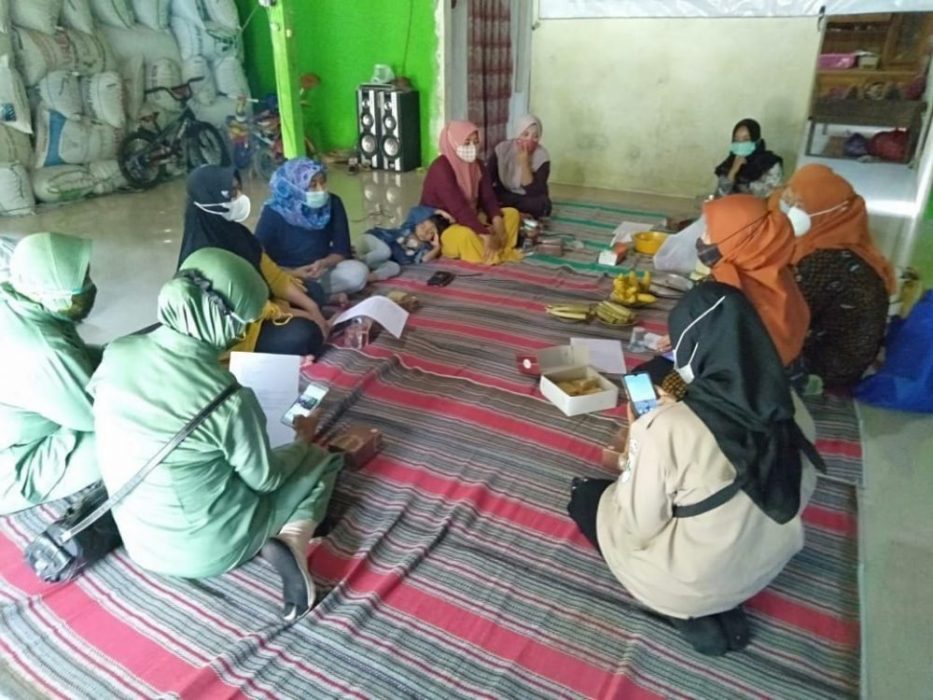 Ketua Persit KCK XXXIX Kodim 0718/Pati Datangi Lokasi TMMD