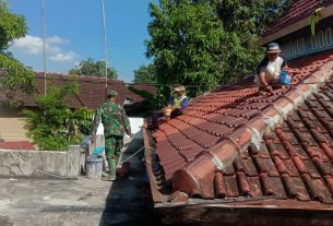Renovasi Masjid Baitul Muttaqin Warna Gentengnya Ganti Wajah Baru