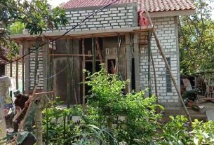 Pemasangan Atap Rumah Selesai, Dilanjutkan Persiapan Pemplesteran Dinding