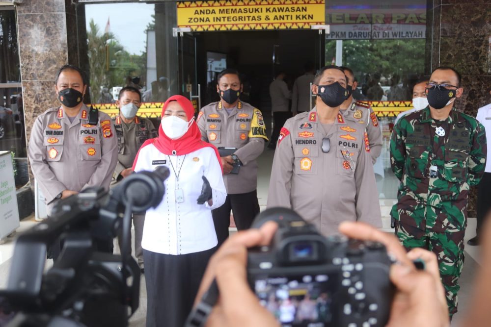 Kolonel Inf Romas Herlandes Bersama Forkopimda mengikuti kegiatan arahan dari Kapolda