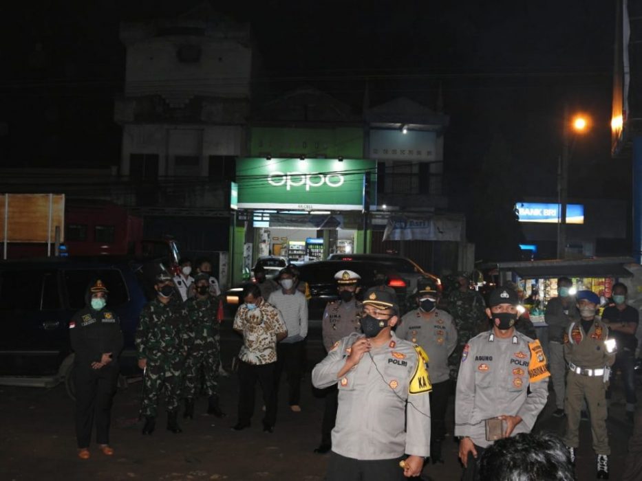 TNI-Polri Melaksanakan patroli Sekala Besar Dalam Giat Monitoring PPKM