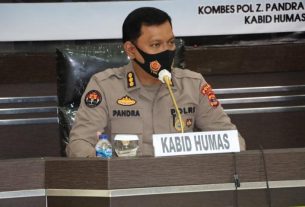 Polda Lampung Kawal Bantuan Oksigen PT. Pusri Untuk Masyarakat Lampung.
