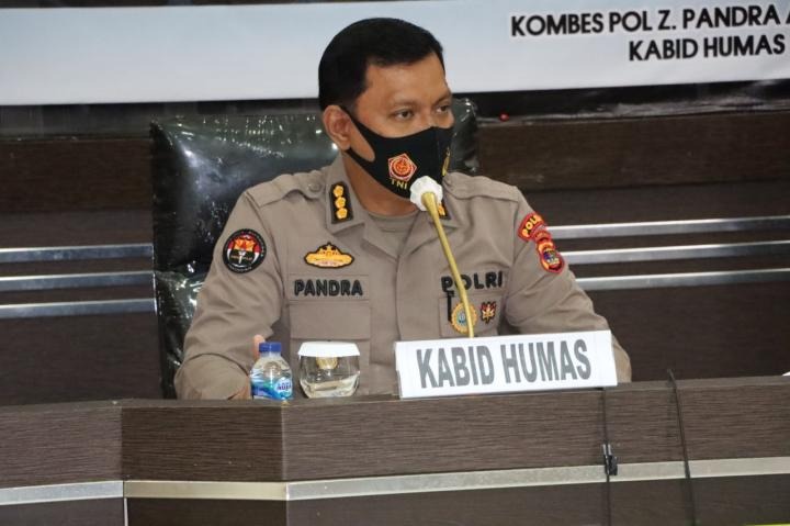 Polda Lampung Kawal Bantuan Oksigen PT. Pusri Untuk Masyarakat Lampung.