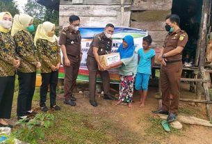 Santuni Rumah Yatim dan Aksi Sosial Jadi Rangkaian Pelaksanaan HUT HBA dan IAD di Kejari Muba