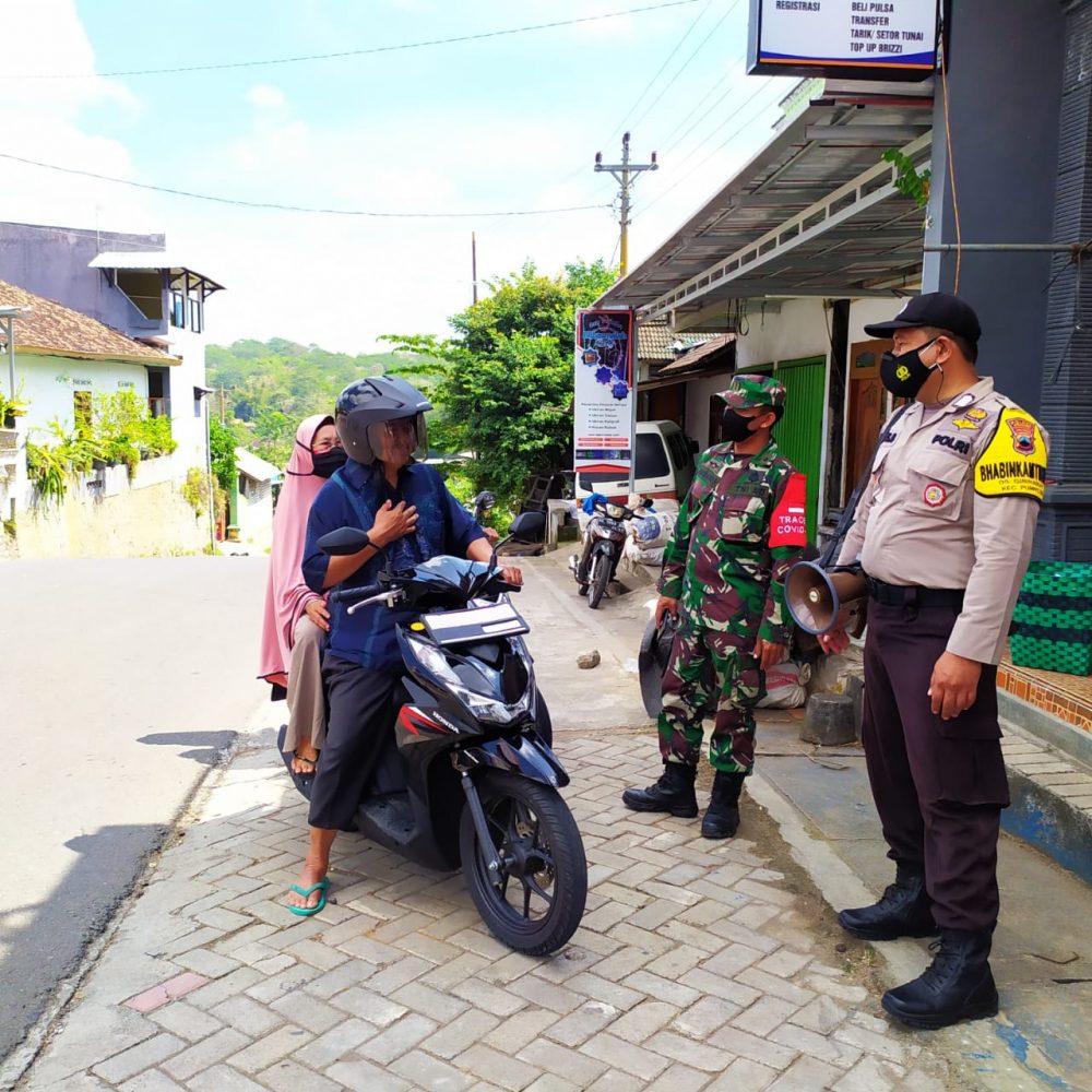 Penegakan PPKM, Koramil dan Polsek Puhpelem Gelar Operasi Yustisi Prokes COVID-19