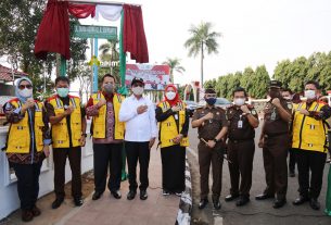 Bersama Kajati Gubernur Lampung Resmikan Nama Jalan