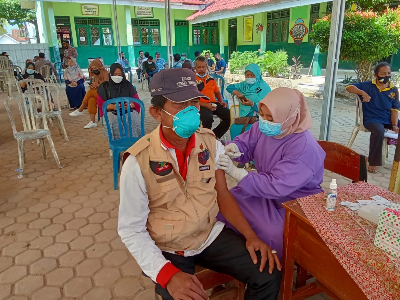 Sukseskan Vaksinasi Dosis Ke 2, Polres Tubaba Bagikan di 5 Tempat