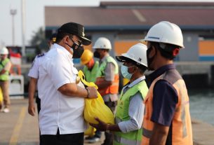 Ringankan Beban Masyarakat Terdampak Covid-19, Gubernur Arinal Serahkan Bantuan