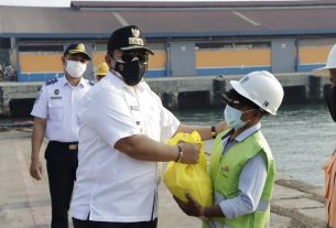 Gubernur Arinal, Salurkan bantuan kepada Pekerja Sektor informal dan Warga terdampak Pandemi Covid-19