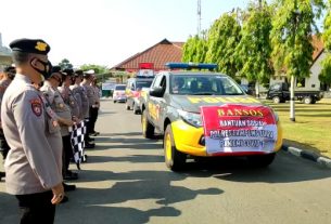 Polres Lampung Utara salurkan 5 ton beras untuk warga terdampak Covid-19