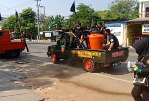 Putus penyebaran covid 19, DPC Paku Banten Indonesia Lampura semprot desinfektan