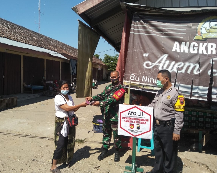 Aksi Babinsa Di Kampung Koplak Demi Tingkatkan Kesadaran Warganya