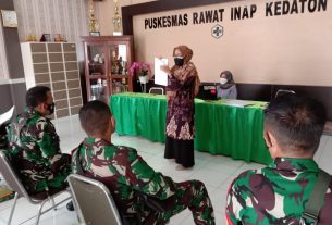 Kodim 0410/KBL bersama Bhabinkamtibmas Polsek Kedaton dan Surveilans Puskesmas Kedaton mengikuti kegiatan Sosialisasi