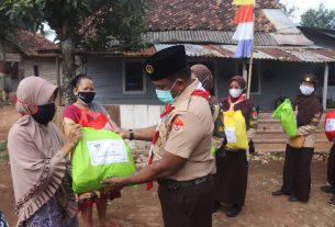 Saka Wira Kartika Kodim 0410/KBL melaksanakan kegiatan Bakti Sosial