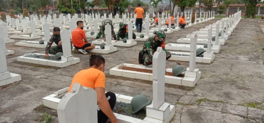 Kodim 0410KBL bersama Prajurit dan ASN Korem 043Gatam melaksanakan Bhakti sosial