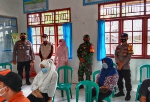 Monitoring Vaksinasi di Kelurahan Waylunik