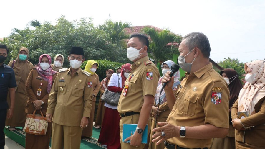 Pastikan Penerapan Prokes, Bupati Lampura Tinjau Sejumlah Sekolah