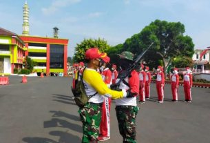 Bersama tim pelatih TNI, Polri dan Purna Paskibraka Tingkatkan materi
