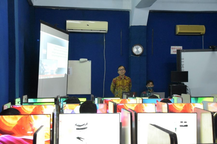 Sabam Parjuangan Jadi Pembicara Workshop Membuat Video Pembelajaran Kreatif dan Inovatif