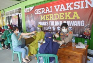 Sambut HUT ke-76 Kemerdekaan RI, Polres Tulang Bawang Buka Gerai Vaksin Merdeka