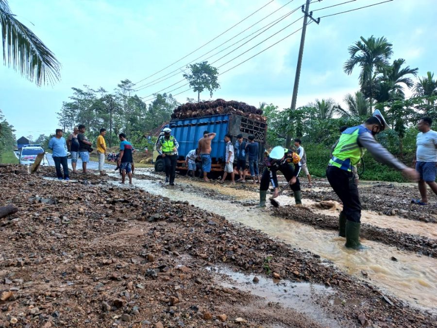 Siaga Banjir Longsor Lokasi Jalinbar Semaka