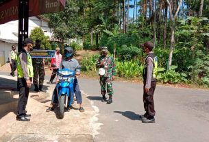 TNI-Polri Kecamatan Karangtengah Gencar Gelar Pendisilinan Pemakaian Masker