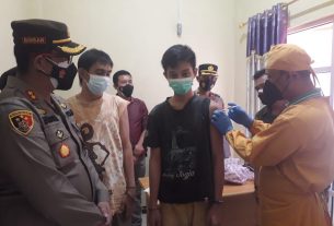Tahanan Polres Way Kanan Jalani Vaksinasi Covid-19