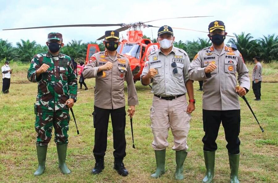 Wabup Muba Bersama Kapolda Beri Bantuan Sembako Hingga Suntik Vaksin SAD