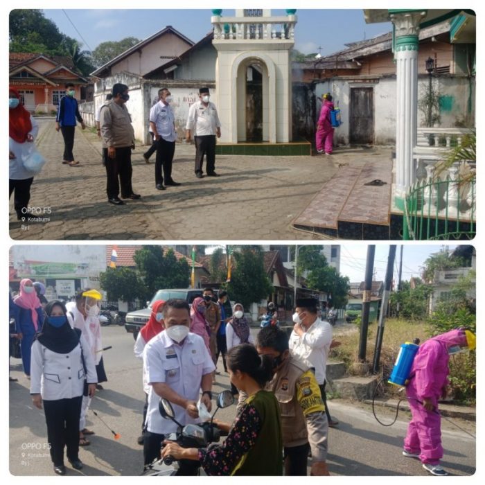 Putus penyebaran covid 19, Kelurahan Kotabumi Udik semprot desinfektan dan bagikan masker