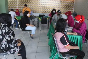 Masyarakat Kota Bandar Lampung antusias melaksanakan vaksinasi Covid-19