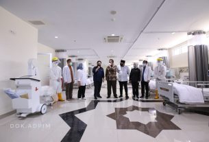 Gubernur Arinal bersama Menteri BUMN Tinjau Rumah Sakit Darurat Covid-19