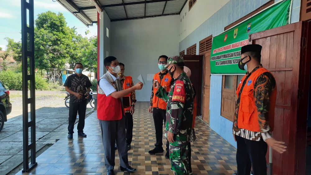 Babinsa Pantau Kunjungan Wakil Bupati Sragen di Kecamatan Kalijambe