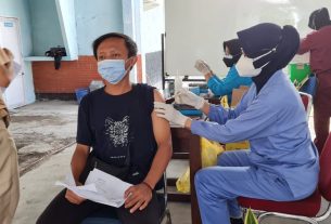 RSAU dr. Siswanto Lanud Smo Kembali Lanjutkan Vaksinasi Tahap Kedua Bagi Warga Solo dan Sekitarnya