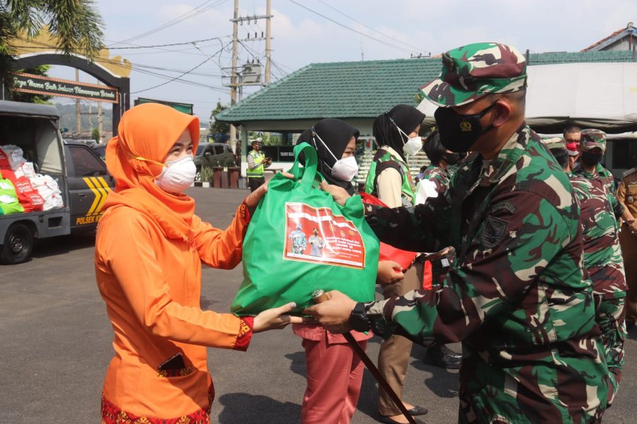 Akabri 98 Nawahasta menggelar serbuan vaksinasi dan bhakti sosial