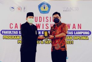 Alumni Manajemen Unila 1998, Direktur Kelembagaan MIND ID Dany Amrul Ichdan, Beri Motivasi Yudisium FEB Unila