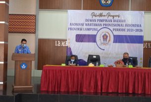 Asisten Setprov Wakili Gubernur Lantik Pengurus DPD AWPI Provinsi Lampung
