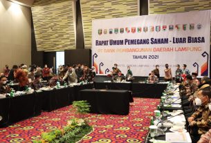 Bupati Pesibar Ikuti Rapat Umum RUPS-LB Bank Lampung