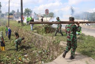 Ciptakan Kota yang Bersih Jajaran Kodim 0410 KBL Bersihkan Sungai