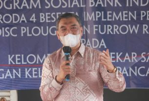 Dorong Pertanian Lampung Modern A. Junaidi Auly Salurkan Bantuan