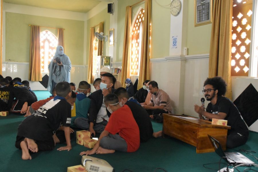 Dosen IIB Darmajaya Hadirkan YouTuber Lampung dalam Pelatihan Pembuatan Video Budikdamber kepada Anak-anak di Rumah Asuh As Sakinah