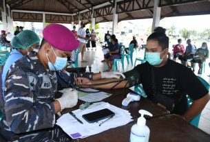 GEBRAKAN SERBUAN VAKSINASI KORPS MARINIR TNI AL SASAR TERMINAL REMU KOTA SORONG