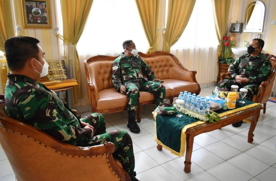 Kasrem 043/Gatam Sambut Brigjen TNI dr. Rahmat Saptono, Sp. OG Irpuskesad TNI AD