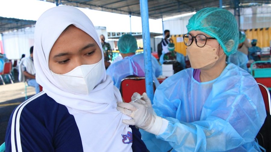 Hari kedua Serbuan Vaksinasi TNI AU, ribuan peserta berhasil lengkapi vaksin untuk Indonesia Sehat.