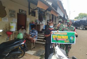 Himbau Warga Disiplin Memakai Masker, TNI-Polri Kecamatan Ngadirojo Turun Ke Pasar