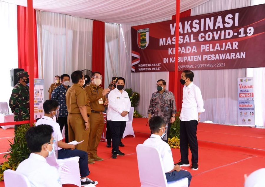 Jokowi Tinjau Vaksinasi Pelajar di Lampung