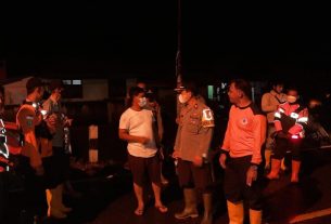 Kabag Ops Polres Tanggamus Datangi Lokasi Banjir