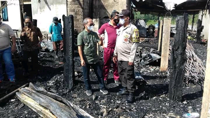 Kebakaran di Lawang Wetan, Bupati Muba Dodi Reza Langsung Beri Bantuan